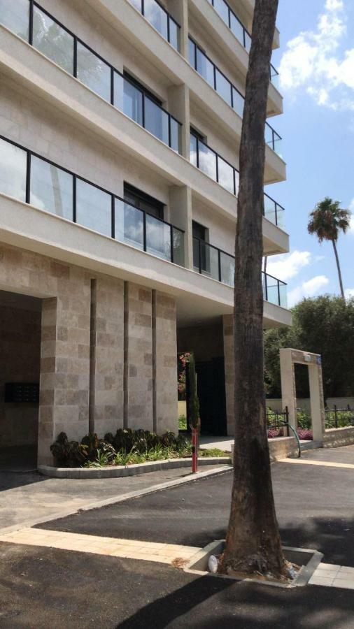 Stylish Apartment Near The Beach Haifa Exterior photo